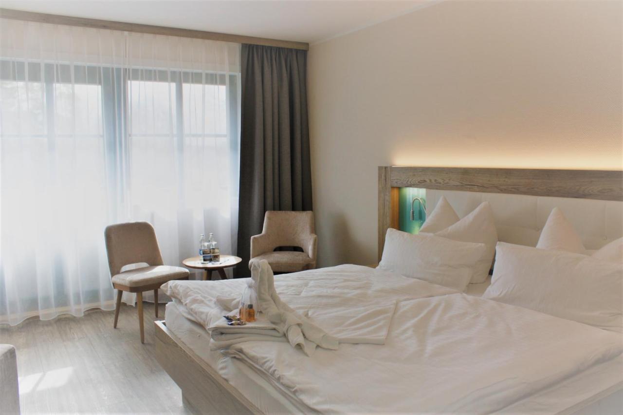 Hotel & Restaurant Lenzer Krug マルヒョー エクステリア 写真