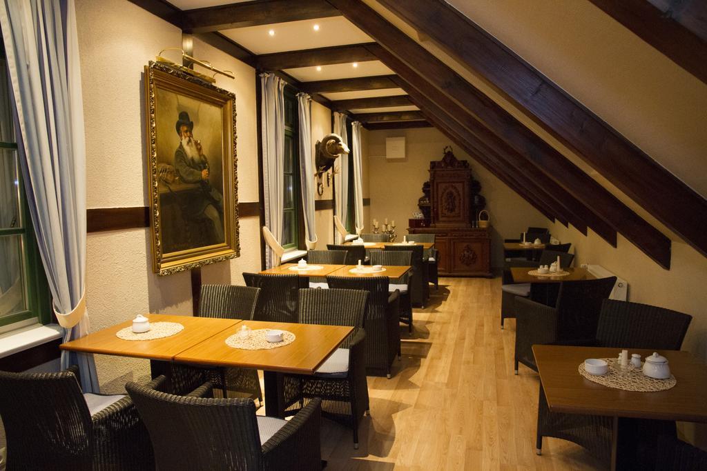 Hotel & Restaurant Lenzer Krug マルヒョー エクステリア 写真
